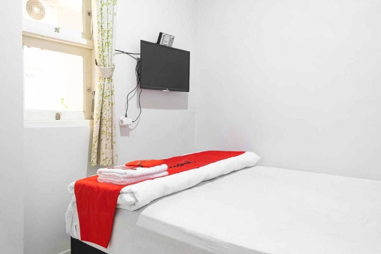 Reddoorz Syariah Near Grand Kota Bintang Hotel Bekasi Exterior photo